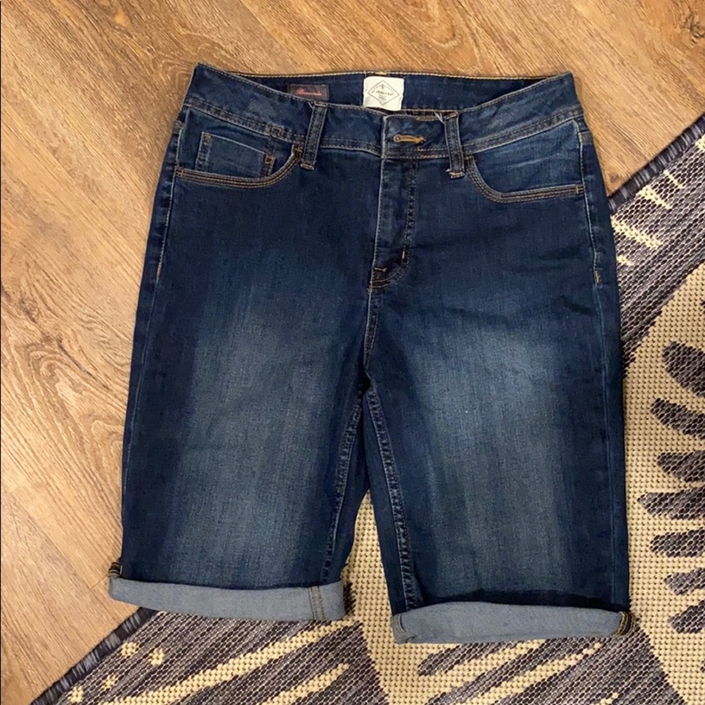 Bermuda jean shorts